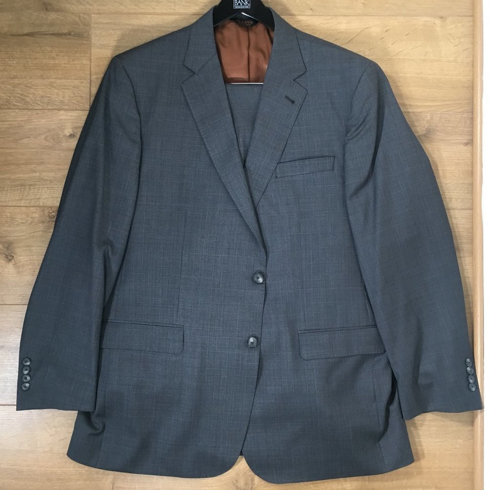 Jos A Bank Grey Self Plaid 3 Piece Suit